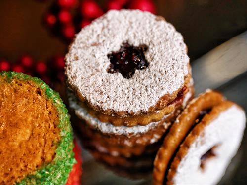 Raspberry rose linzer cookies 