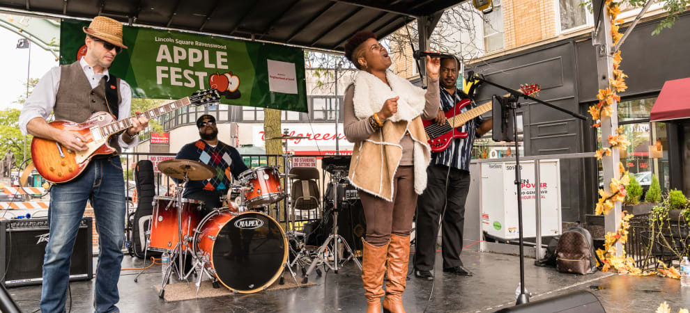 Apple Fest The Friends Band