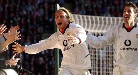 Diego Forlan celebrates scoring for Manchester United v Liverpool at Anfield. December 2002.